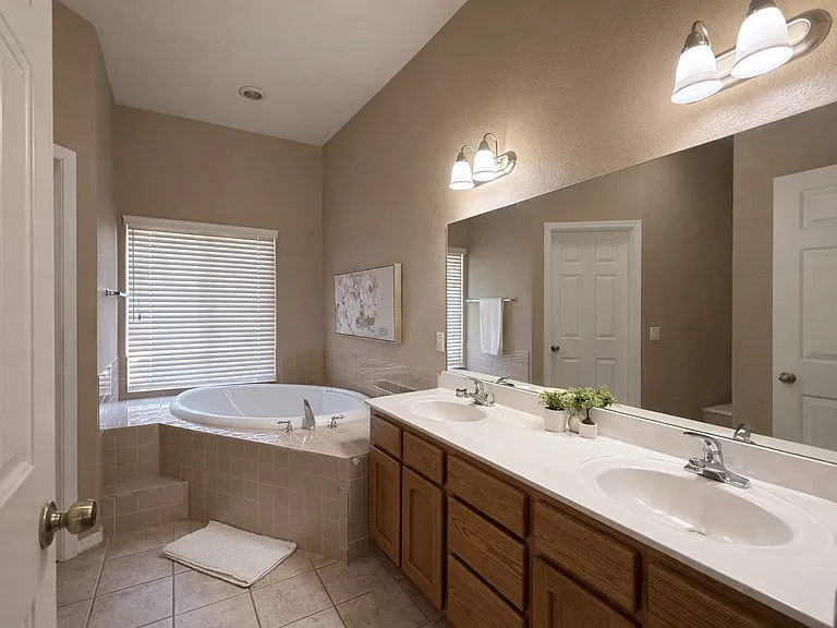 10745 E 38th Ln — Photo 17