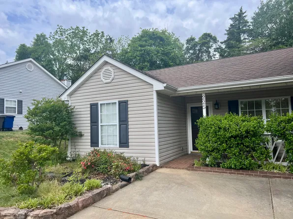 225 Pitcher Ct, Winston Salem, NC 27103