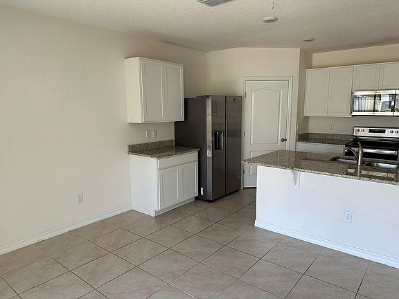 4th image of 2681 Magnolia Ave #1