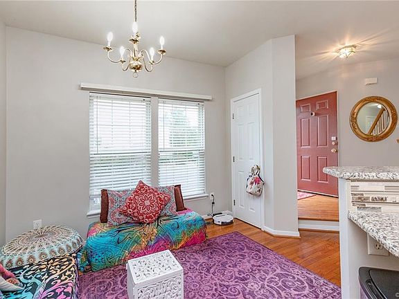 5th image of 2865 Queensland Dr