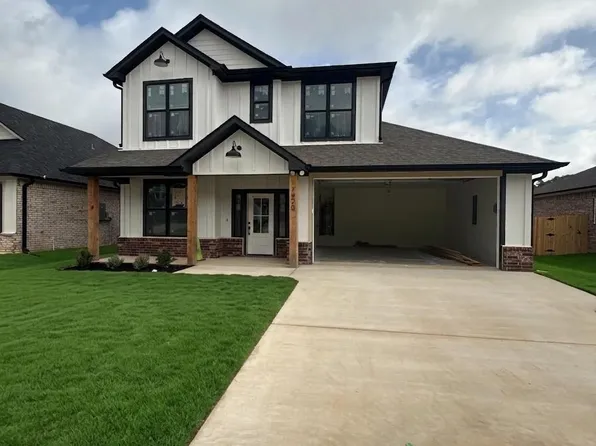 7920 Greenhill Dr, Tyler, TX 75703