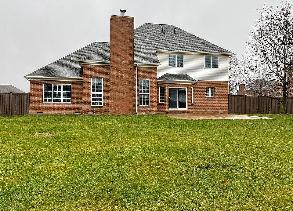 2nd image of 2022 Willow Lake Dr
