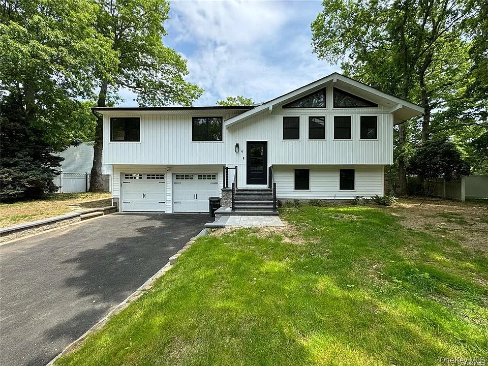 4 Nicholas Ct