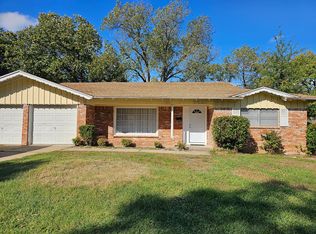 6821 Yolanda Dr, Fort Worth, TX 76112
