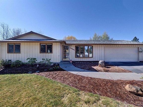 2nd image of 20887 Desert Woods Dr
