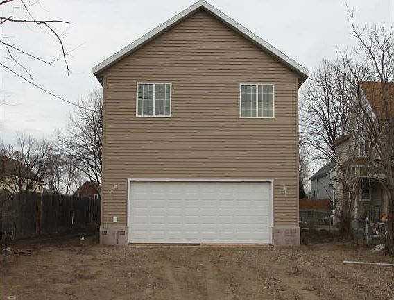2nd image of 741 Jessie St