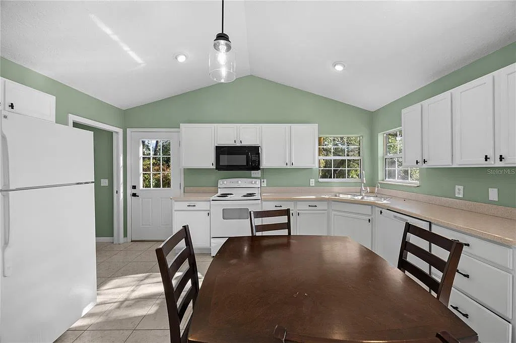 2 bed, 2.0 bath, 792 sqft, $1,650 — Photo 4