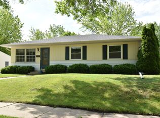 1249 Aldoro Dr, Waukesha, WI 53188