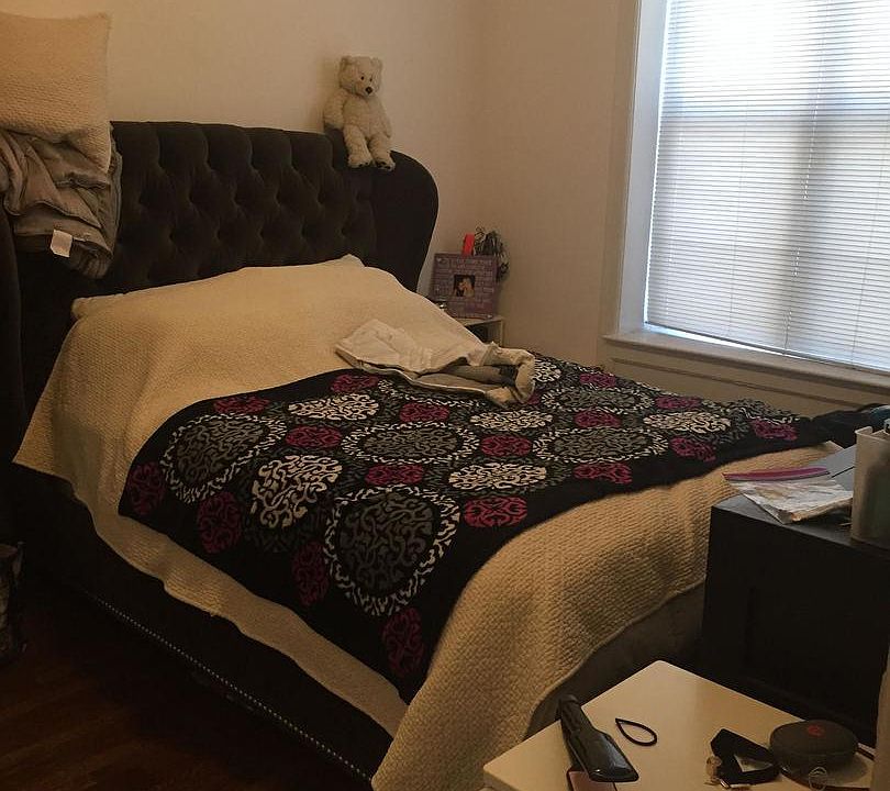 2nd image of 1912 N Lincoln Park W APT 1N