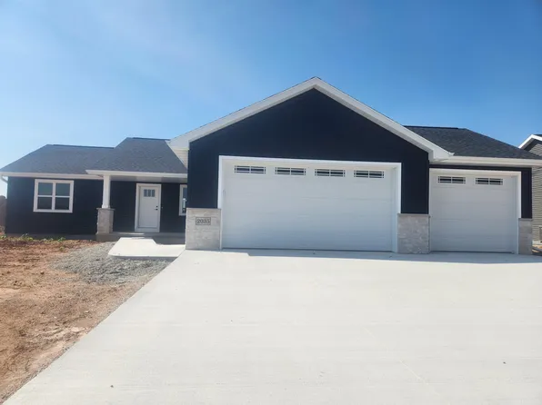 2035 Red Fox Ln, Kaukauna, WI 54130