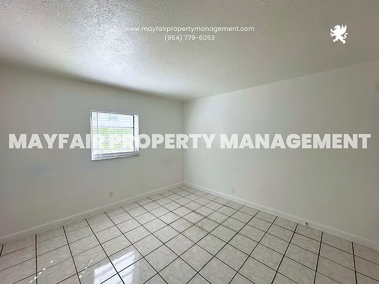 519 W Kalmia Dr #5 — Photo 9