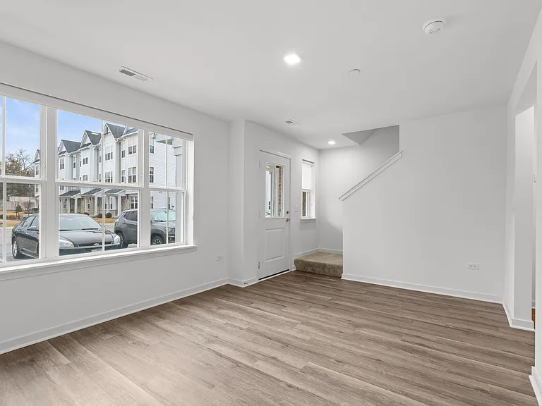 103 Crystal Lake Ave #D — Photo 5