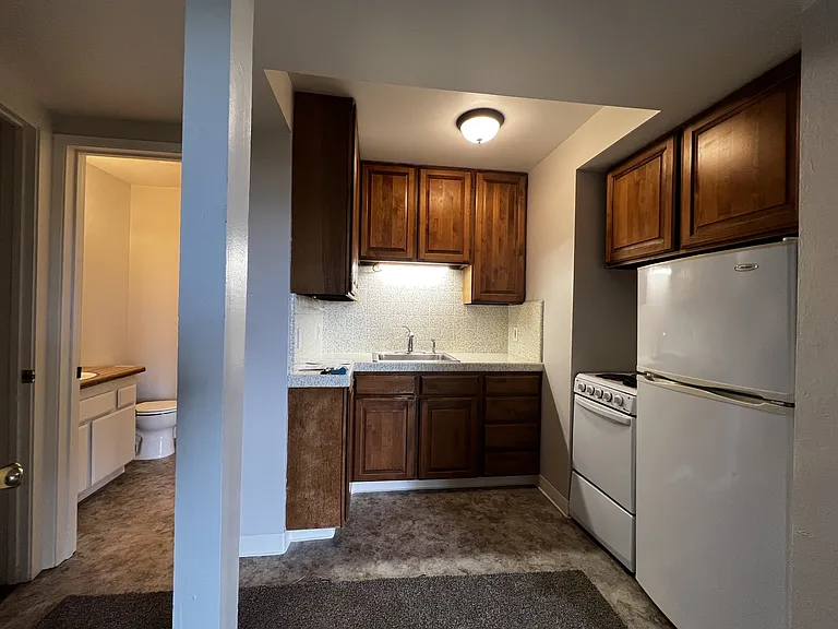 711 Fickle Hill Rd — Photo 3