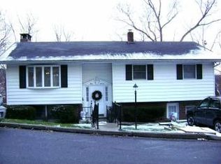 411 S 4th St, Bangor, PA 18013