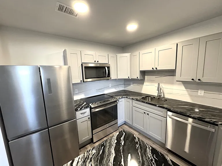810 Monocacy St #207 — Photo 3