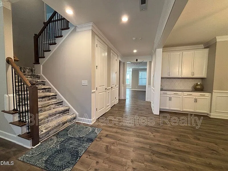 5 bed, 4.5 bath, $3,250 — Photo 3