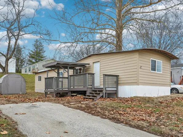 613 Polk St #47, De Soto, IA 50069