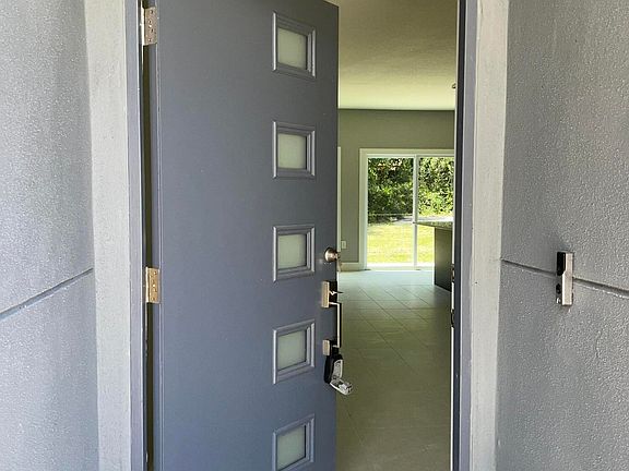 2nd image of 884 Live Oak Ave