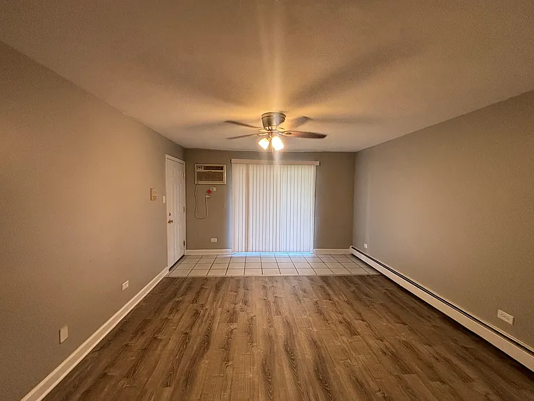 21907 Jeffrey Ave — Photo 2