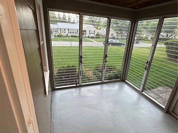 5th image of 135 Park View Ave