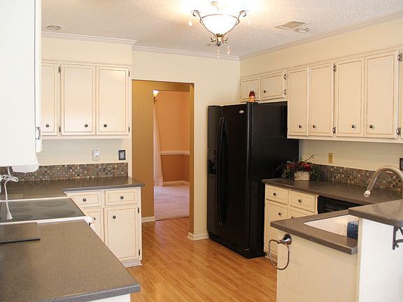 2nd image of 4160 Bridlewood Trl