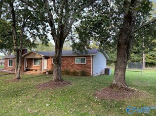 108 Douglas St SE, Hartselle, AL 35640