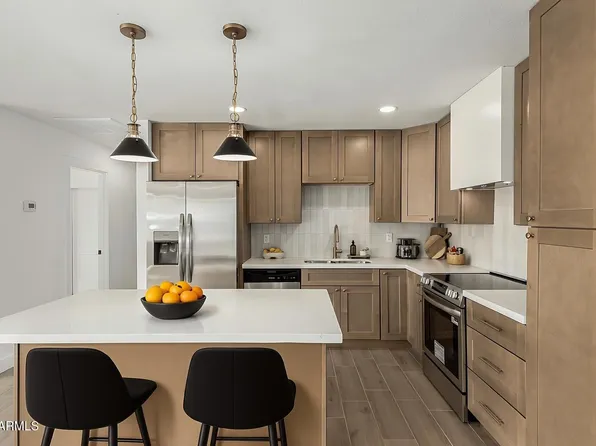 622 E PAPAGO Drive, Tempe, AZ 85288