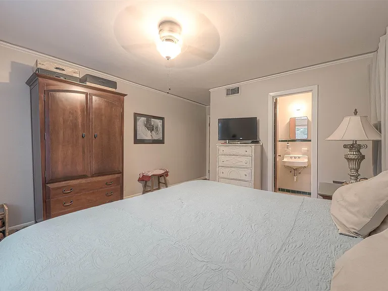 6414 Pineshade Ln — Photo 18