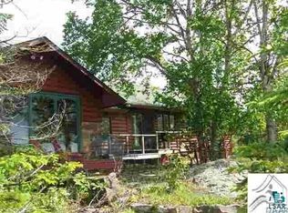 53 W Rosebush Ln, Grand Marais, MN 55604