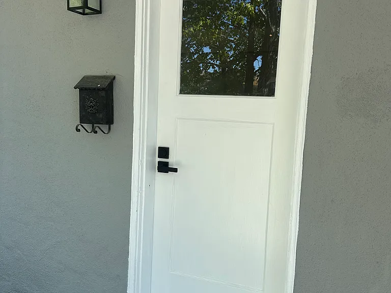 1301 Ulfinian Way #B — Photo 9