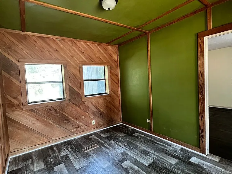 909 Marvin Ave — Photo 3