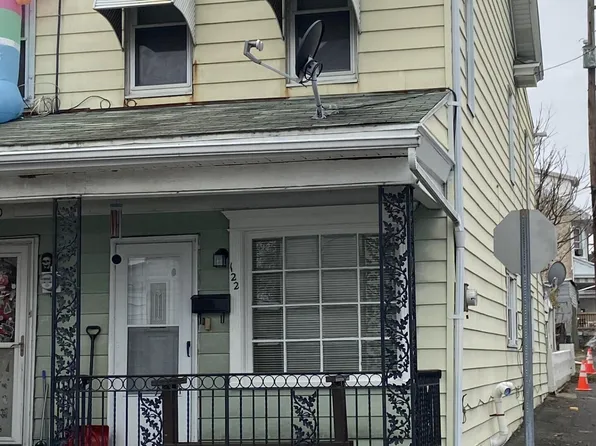 122 N Poplar St, Coal Township, PA 17866