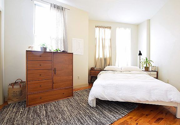 4th image of 1439 Myrtle Ave #3B