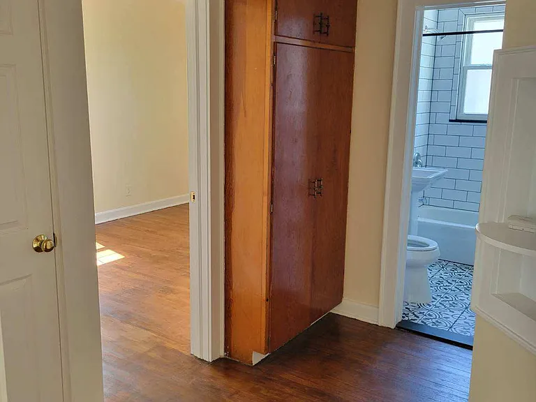 1019 Pine Ave #1B — Photo 4