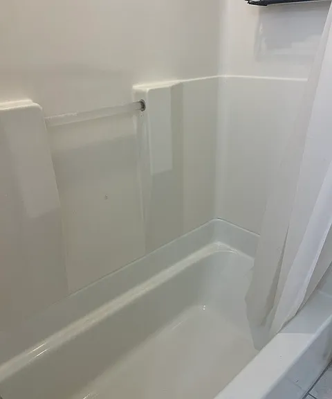 404 E Balboa Blvd — Photo 11