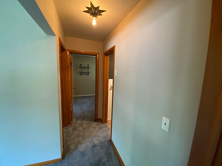 9 Lake Grove Clb — Photo 18