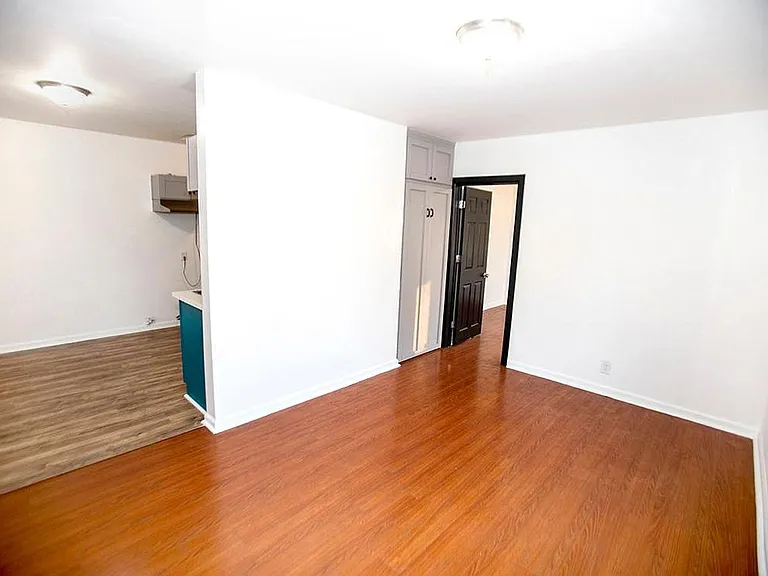 5304 Union Pacific Ave — Photo 8