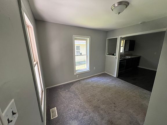3rd image of 712 S Hayford Ave