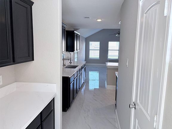 4th image of 16527 Silla Ridge Ct