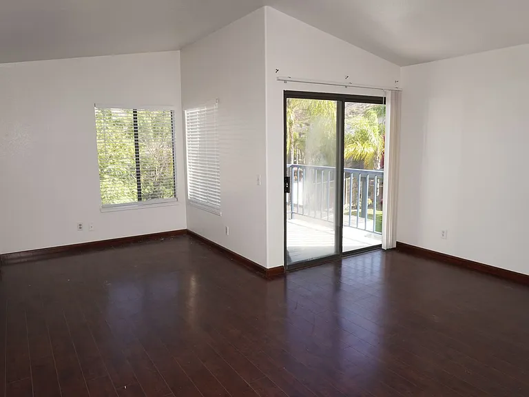 10386 Meadow Creek Dr — Photo 32