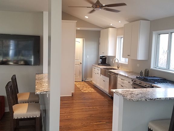 2nd image of 3347 Krenn Ave