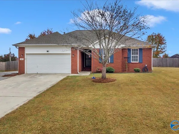 207 Steppe Ct, Huntsville, AL 35811