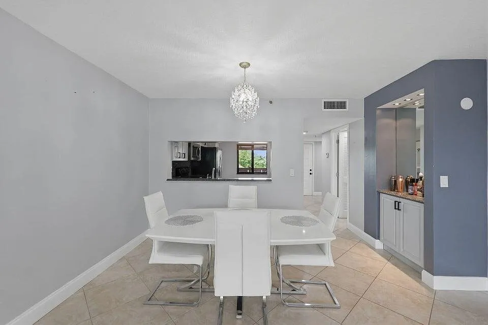 2206 S Cypress Bend Dr #401