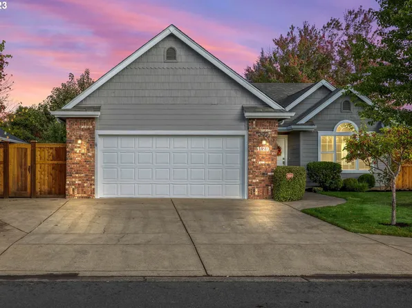 1129 Regency Dr, Eugene, OR 97401