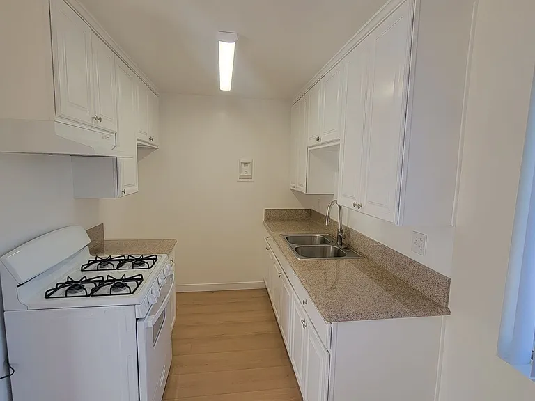 6336 Tujunga Ave — Photo 22
