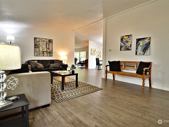5th image of 8214 192nd Street Ct E #20