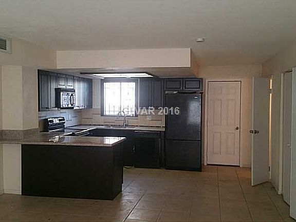 3rd image of 6016 Carmen Blvd