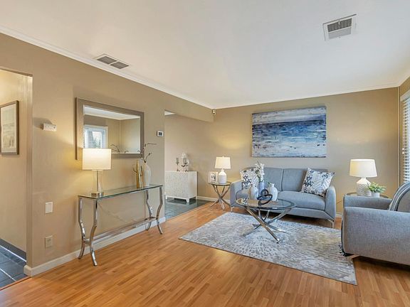 3rd image of 3414 Prince Albert Ct