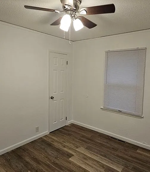 10716 Bennington Ave — Photo 19