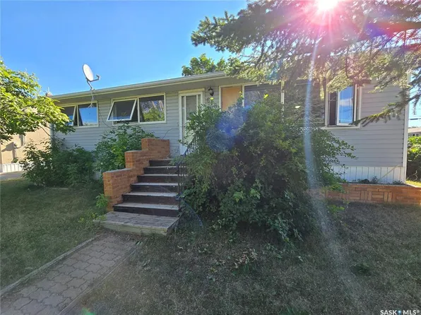 618 3rd STREET SE, Weyburn, SK S4H 2E1